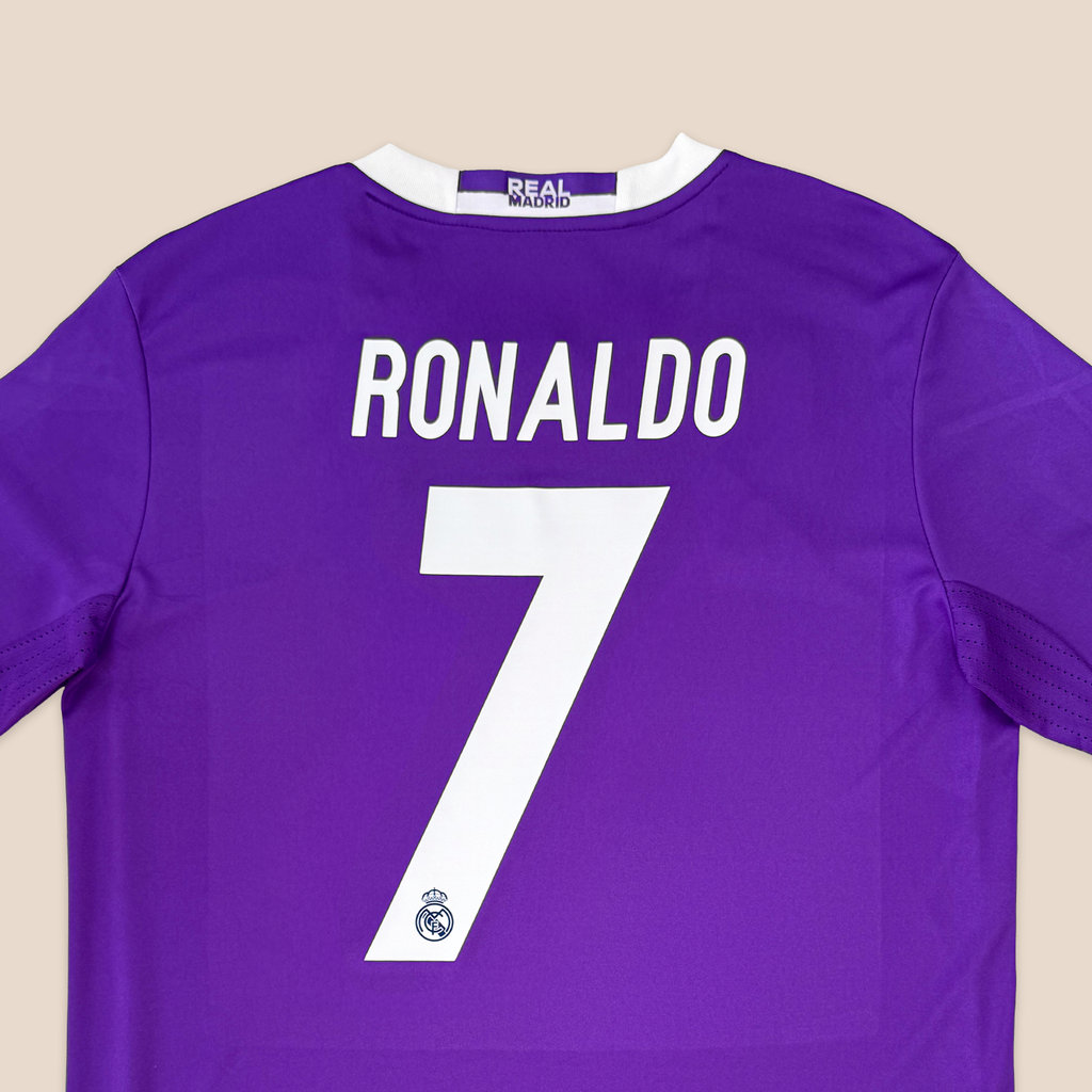 Real Madrid 2016/17 Visitante