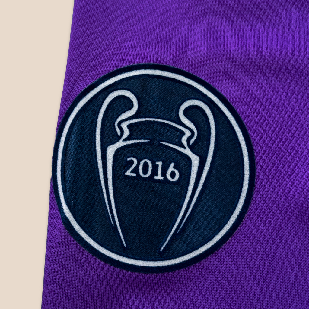 Real Madrid 2016/17 Visitante