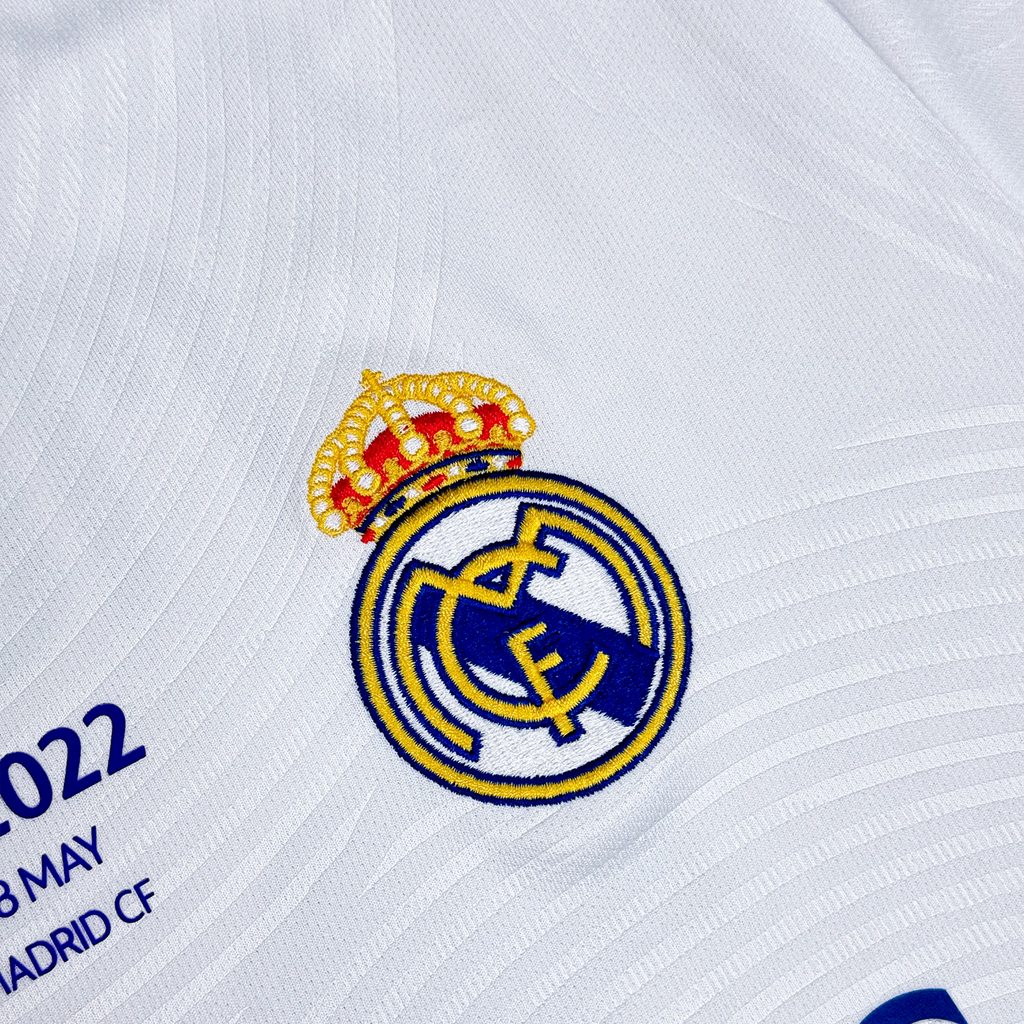 Real Madrid 2021/22 Local