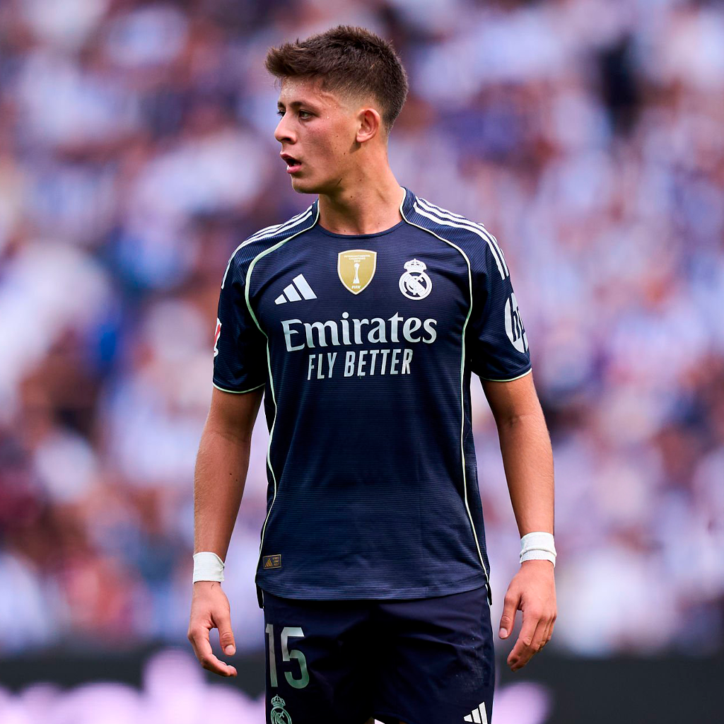 Real Madrid 2025/26 Visitante Versión Jugador